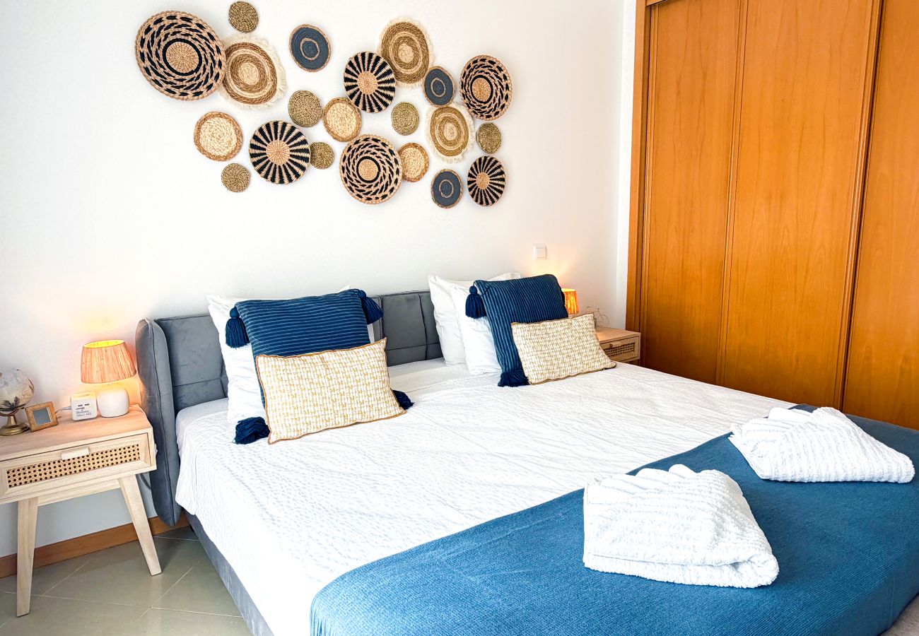Apartamento en Albufeira - OceanView Paradise with Pool and Tennis Court