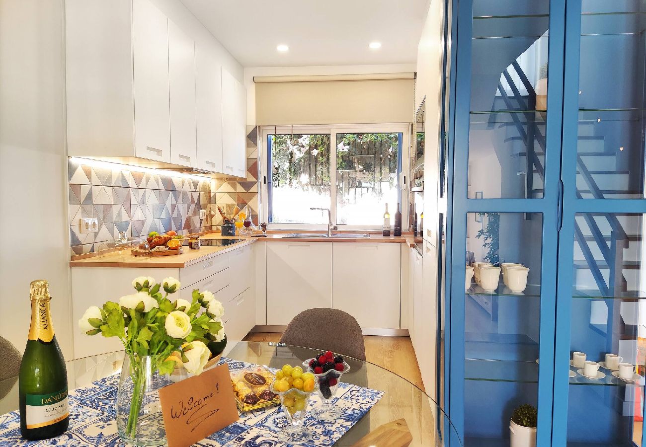 Appartement à Albufeira - Charming Algarve Townhouse w/Terraces, Pool &View