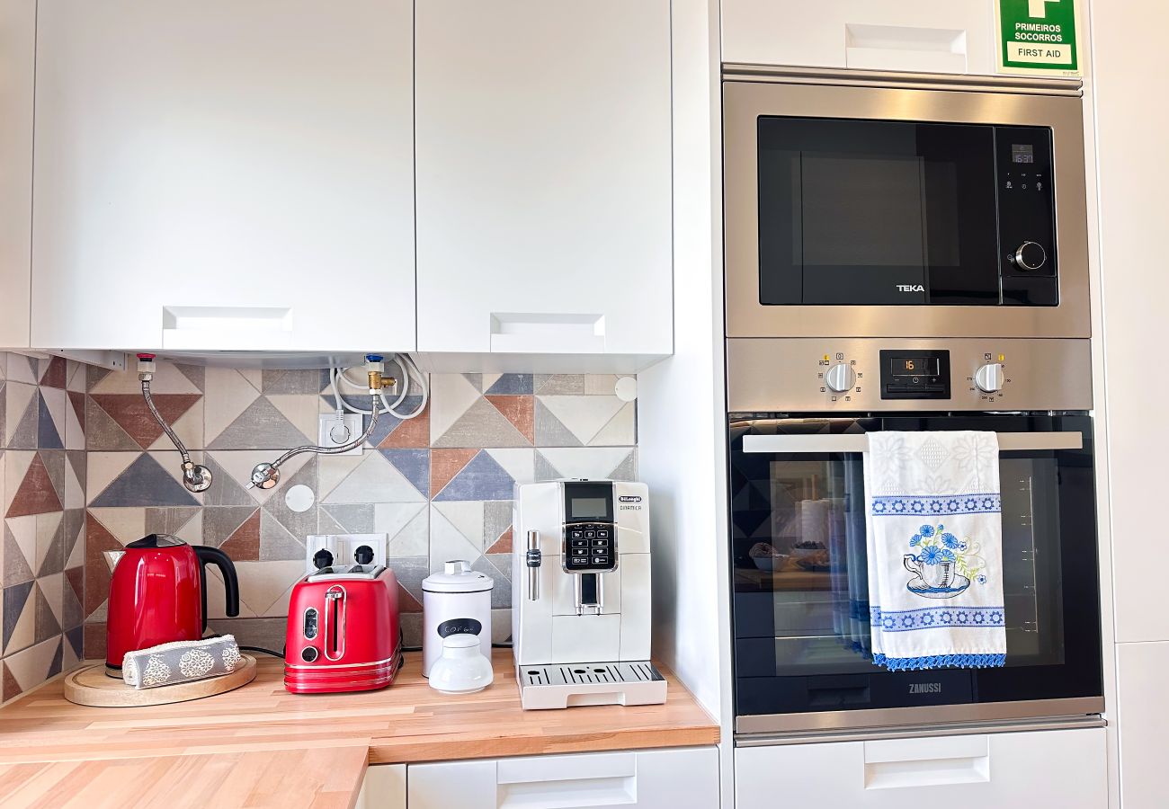 Appartement à Albufeira - Charming Algarve Townhouse w/Terraces, Pool &View