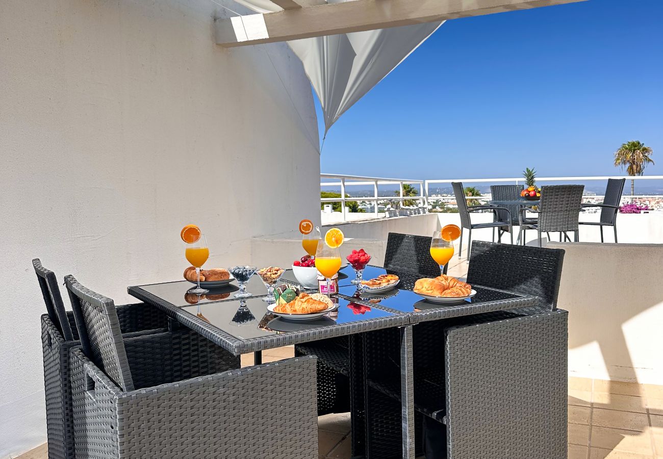 Appartement à Albufeira - Stunning Sunrise&Sunset Rooftop Condo by BeCherish