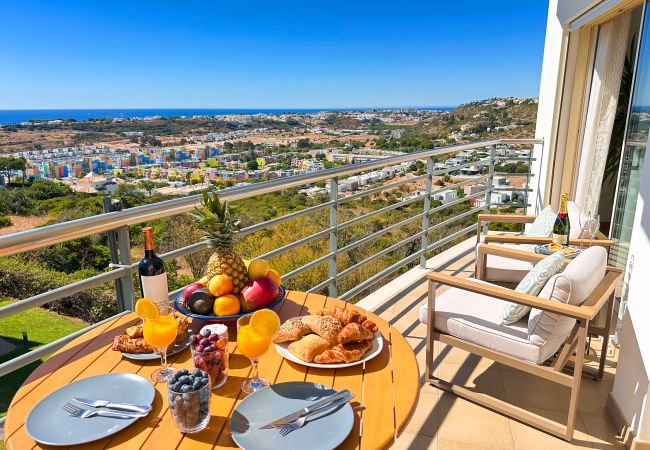 Appartement à Albufeira - Modern Ocean View - Bright Condo by Be Cherish