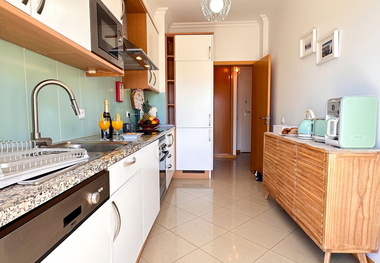 Appartement à Albufeira - Modern Ocean View - Bright Condo by Be Cherish