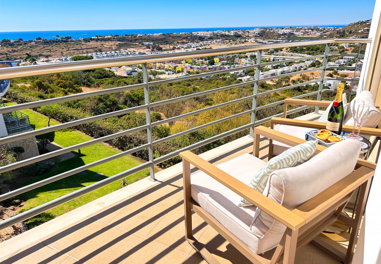 Appartement à Albufeira - Modern Ocean View - Bright Condo by Be Cherish