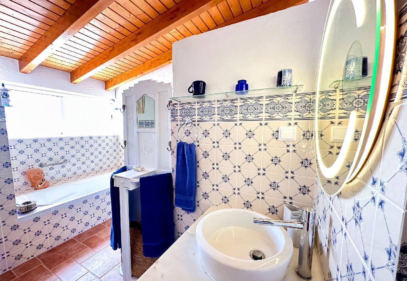 Maison à Albufeira - Charming AlgarvianOceanfront Townhouse by BeCherish