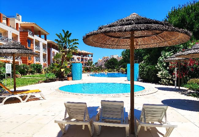 Appartement à Albufeira - Fabulous Sunny Pool&Garden Condo by BeCherish