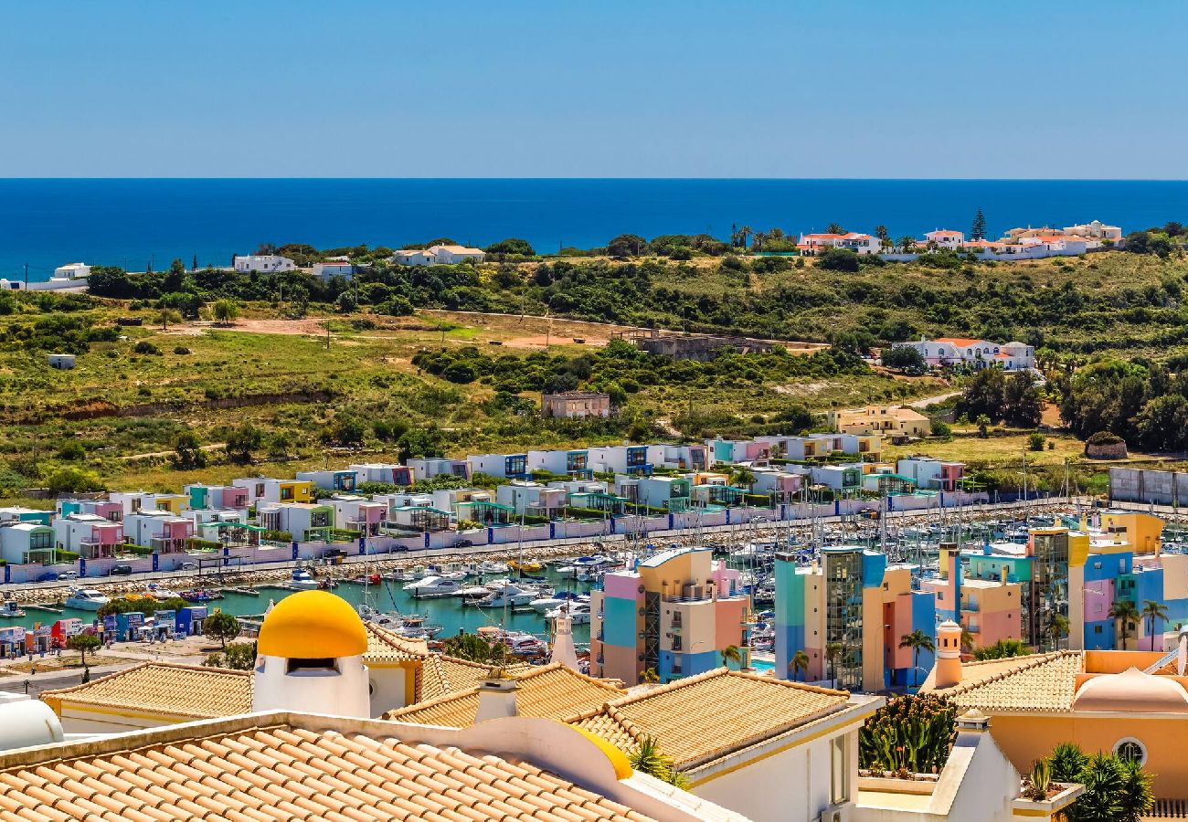 Appartement à Albufeira - T2 de Luxe avec Piscine & Vue sur Mer by BeCherish