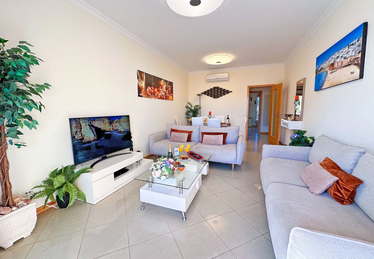 Appartement à Albufeira - T2 de Luxe avec Piscine & Vue sur Mer by BeCherish