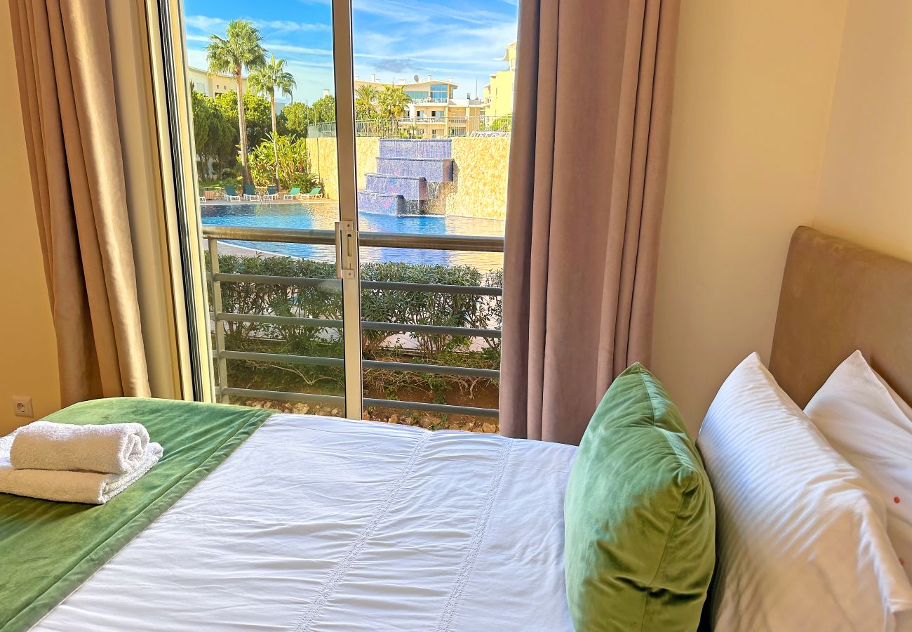 Appartement à Albufeira - T2 de Luxe avec Piscine & Vue sur Mer by BeCherish