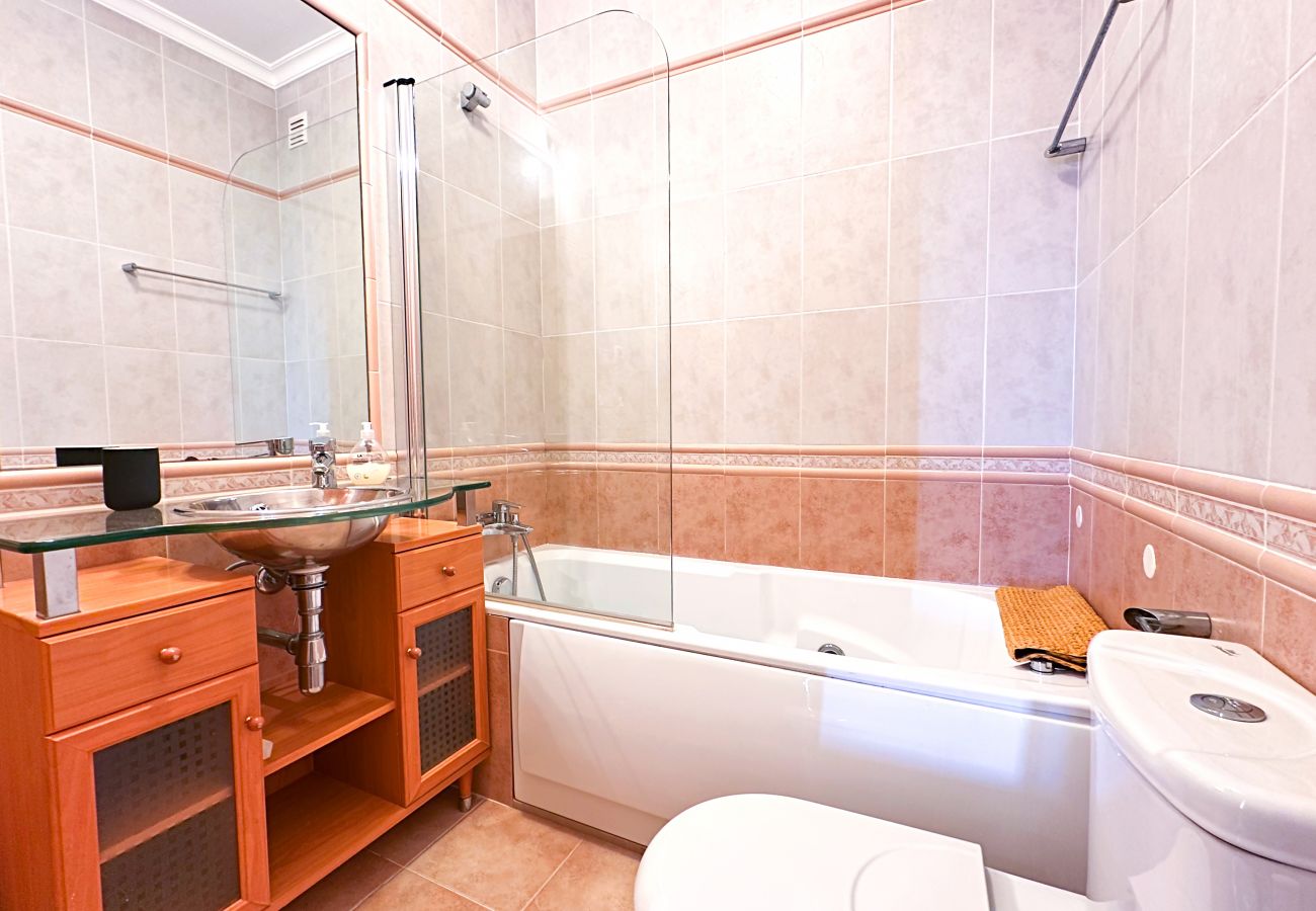 Maison à Albufeira - Balaia Poolside House with Sea View by BeCherish