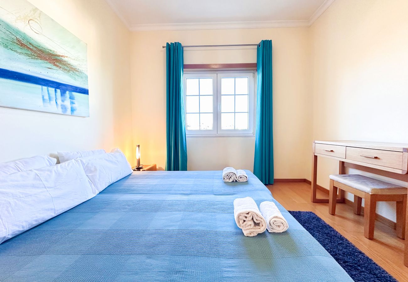 Maison à Albufeira - Balaia Poolside House with Sea View by BeCherish