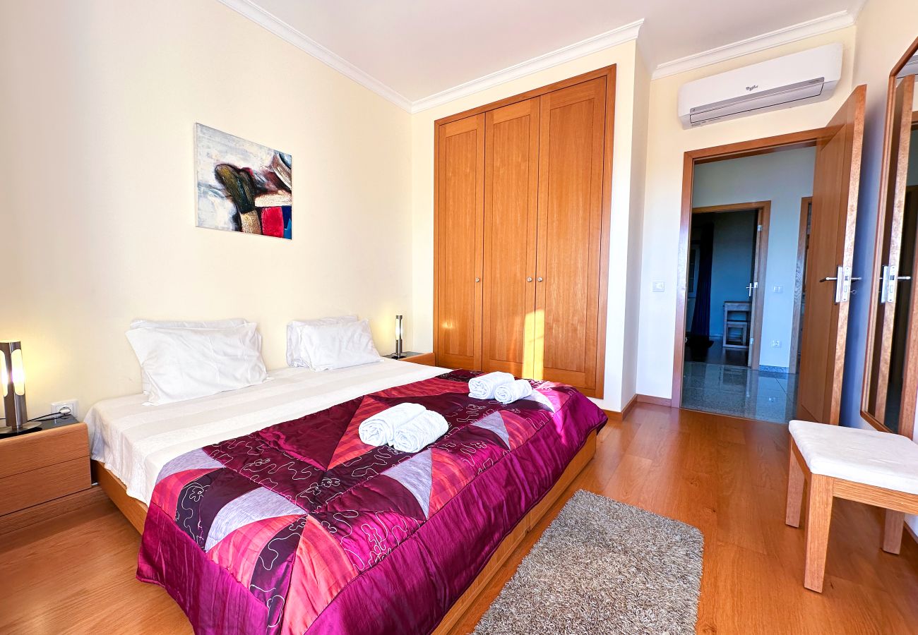 Maison à Albufeira - Balaia Poolside House with Sea View by BeCherish