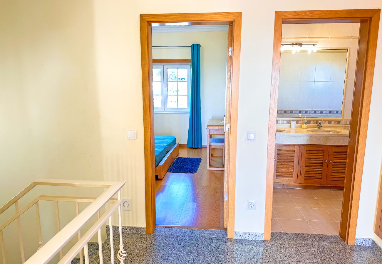 Maison à Albufeira - Balaia Poolside House with Sea View by BeCherish