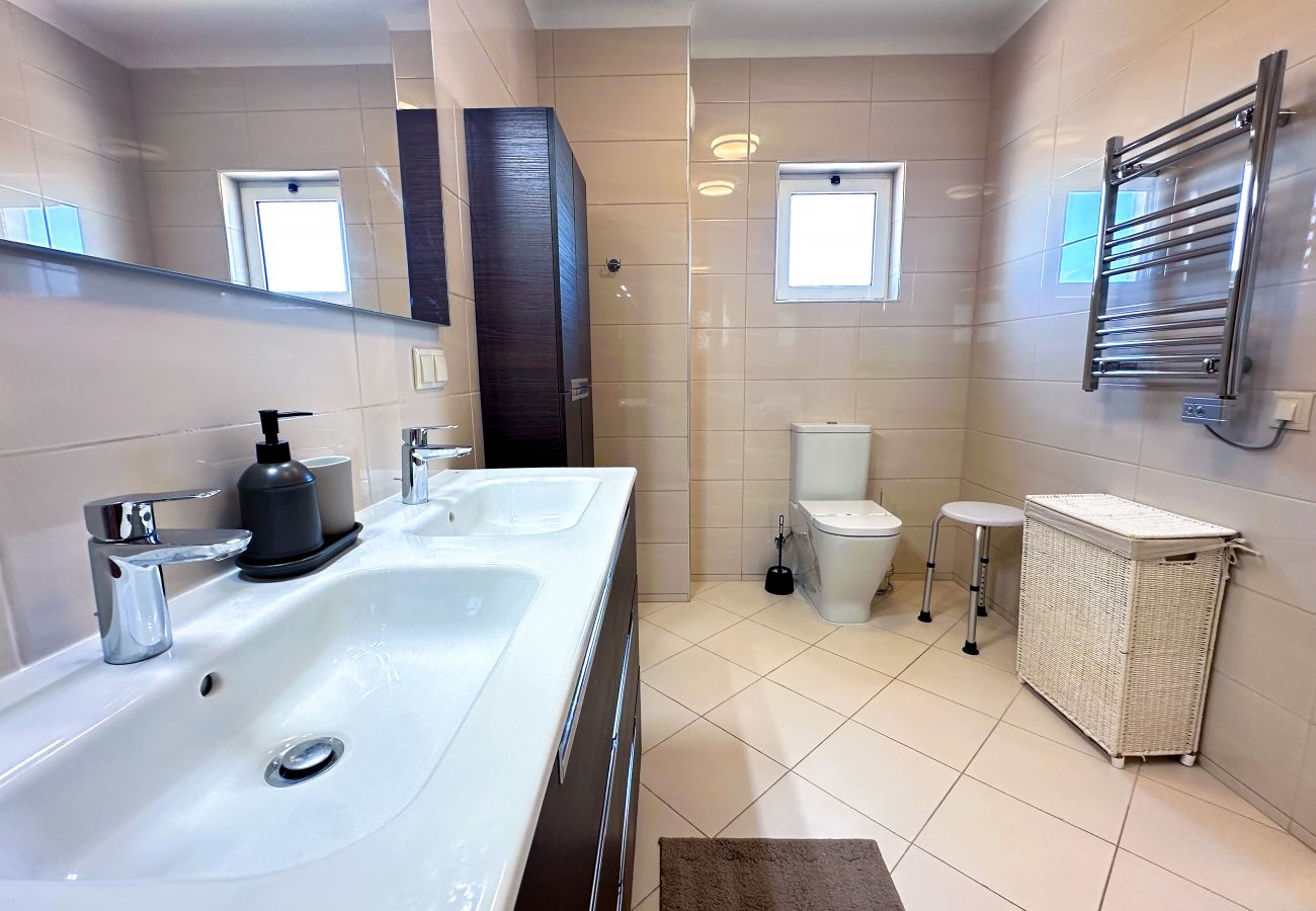 Appartement à Albufeira - WindMill Rooftop Panoramic OceanView Condo By BeCherish