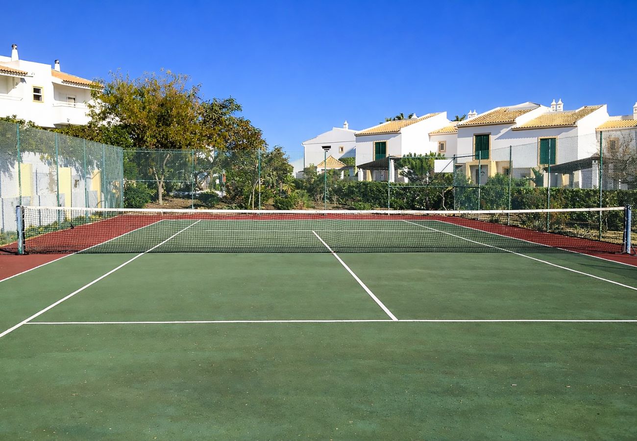 Maison mitoyenne à Albufeira - House w/ Pool - 5min Walk to Alemães Beach by BeCherish