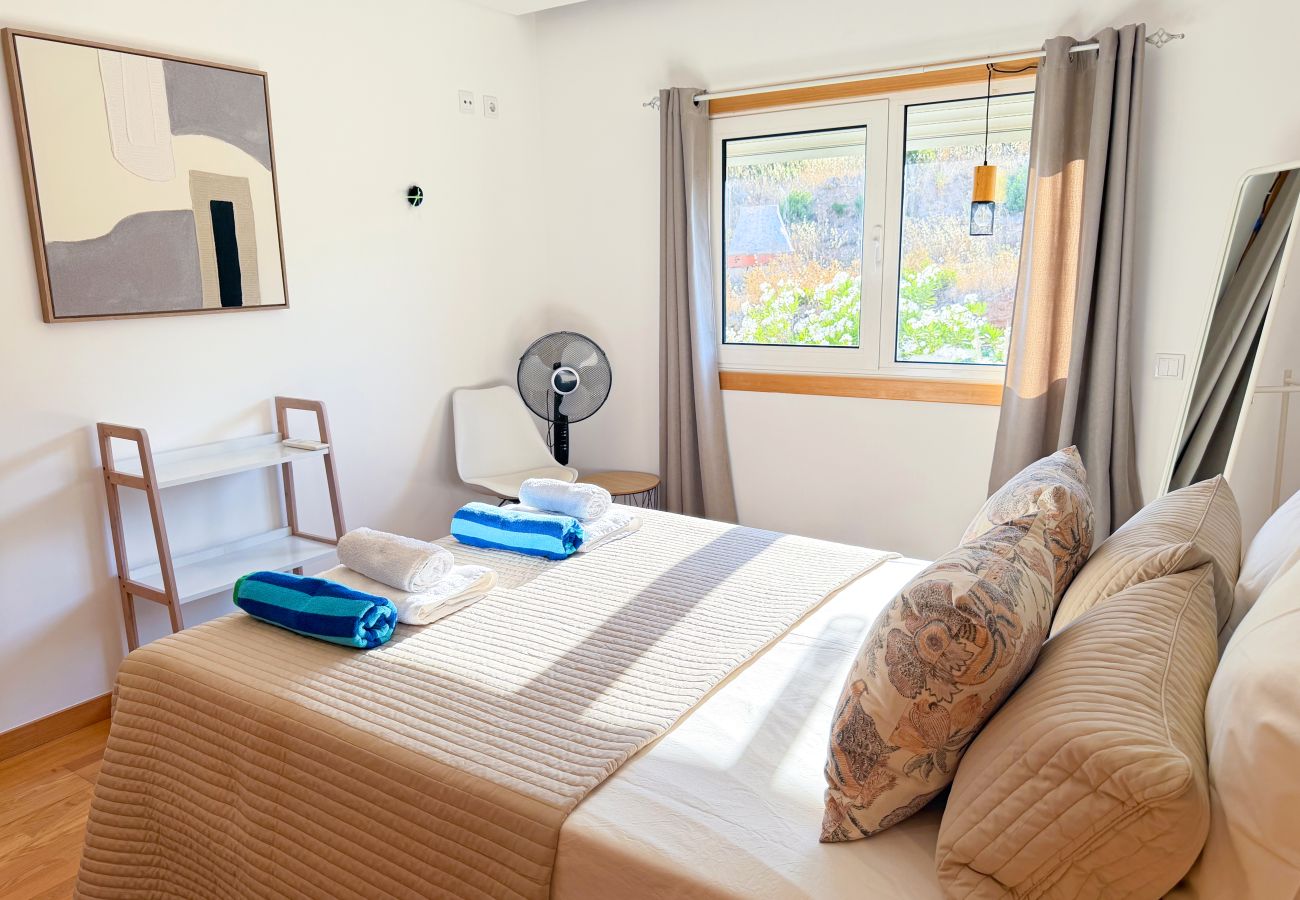 Appartement à Albufeira - Garden Hill Haven – Old Town Albufeira Retreat with Sea Views & Free Parking