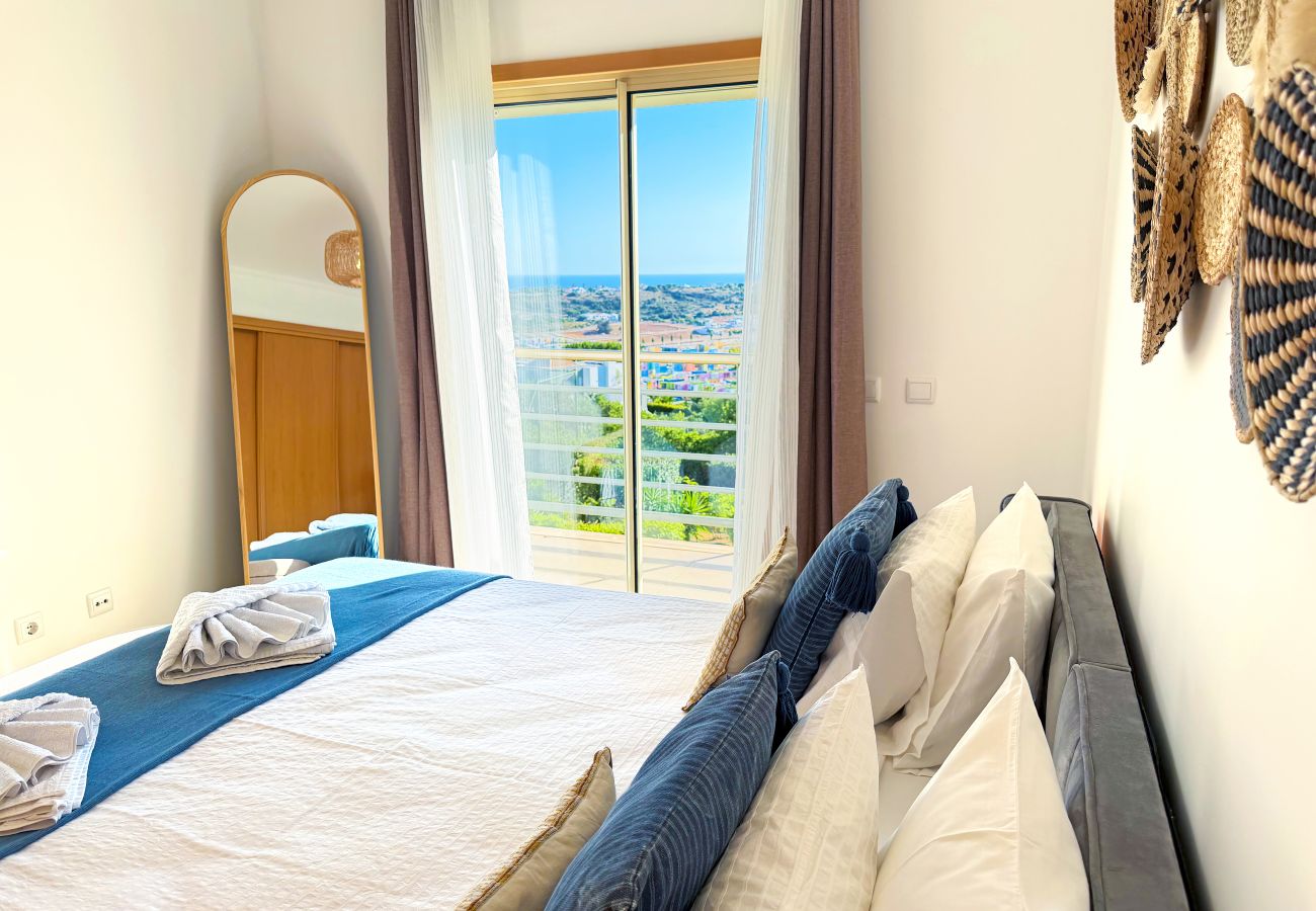 Appartement à Albufeira - OceanView Paradise with Pool and Tennis Court