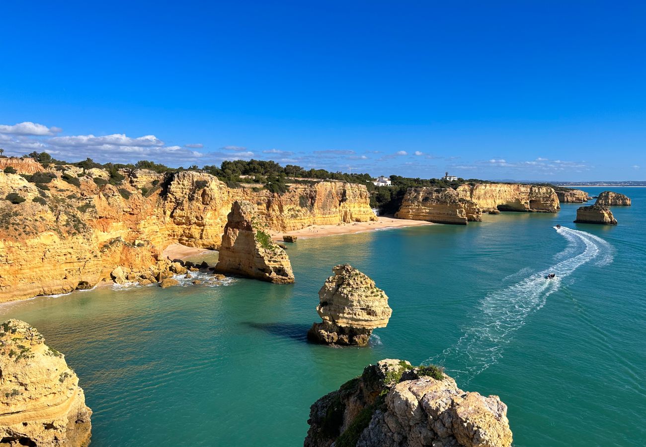Appartement à Albufeira - OceanView Paradise with Pool and Tennis Court