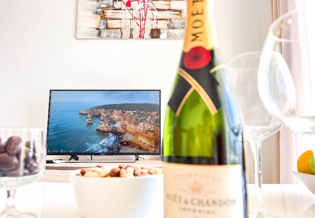 Apartamento em Albufeira - Modern Ocean, Garden&Pool view Condo by BeCherish 