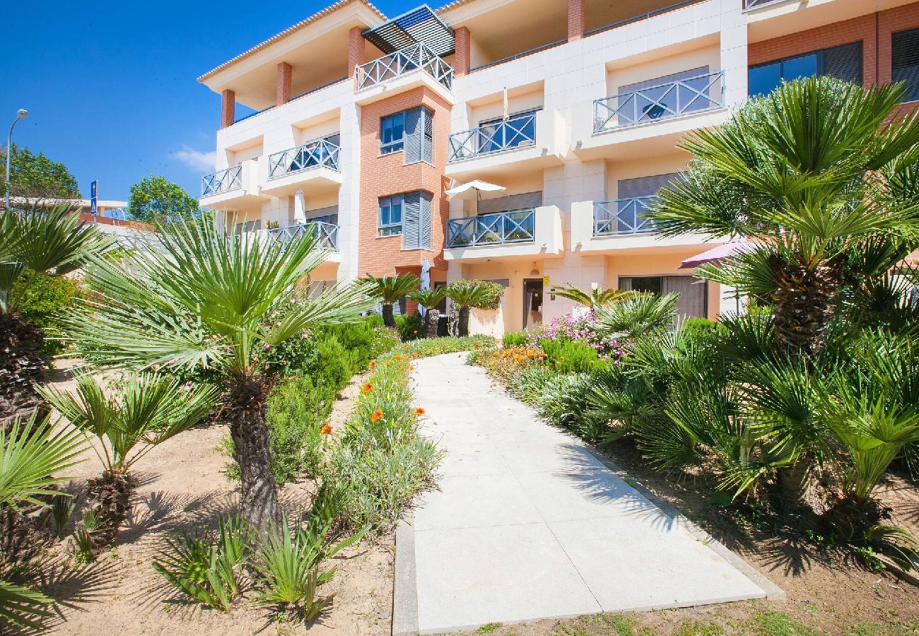 Apartamento em Albufeira - Fabulous Sunny Pool&Garden Condo by BeCherish