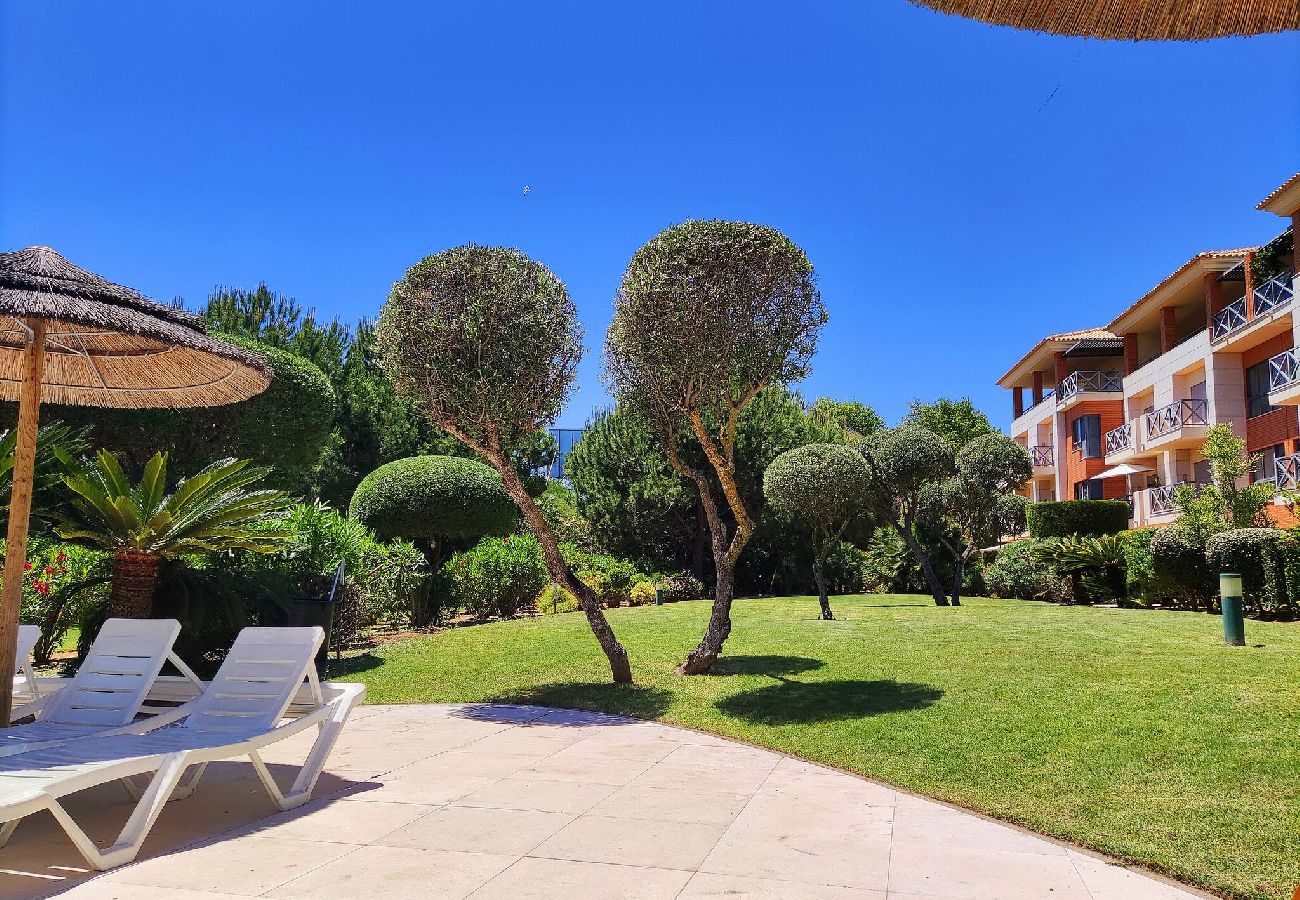 Apartamento em Albufeira - Fabulous Sunny Pool&Garden Condo by BeCherish