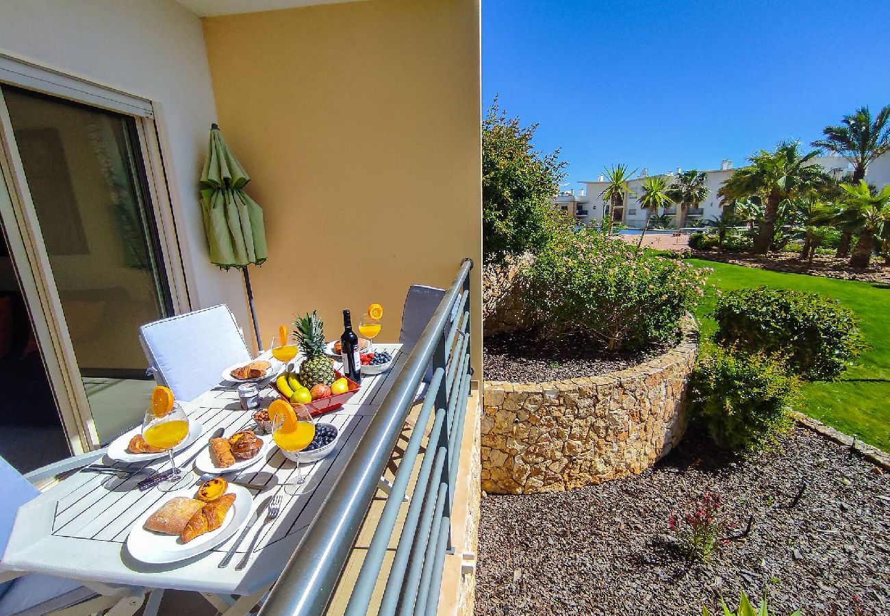 Apartamento em Albufeira - Garden View Condo by Be Cherish
