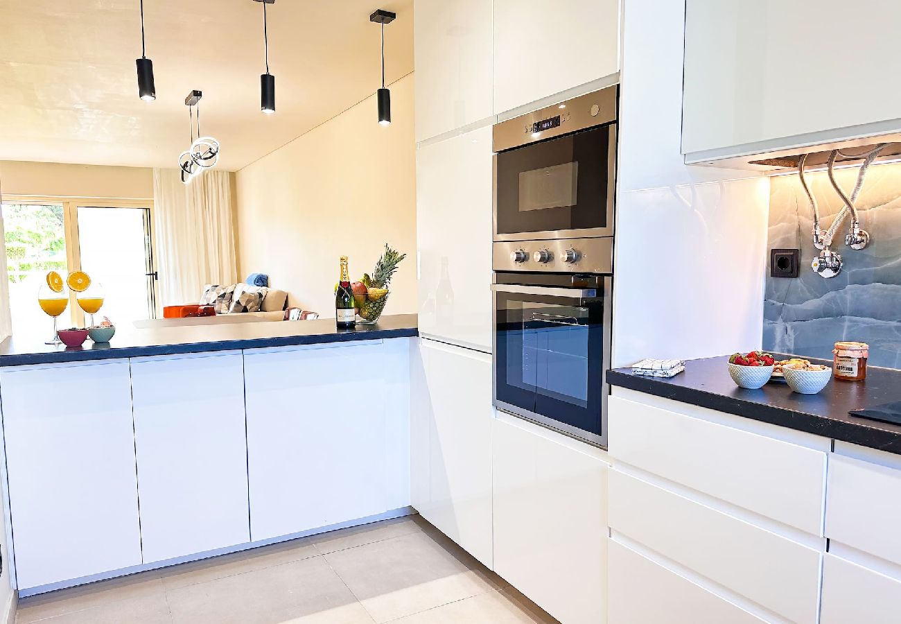 Apartamento em Albufeira - Oura Modern Poolside Condo by BeCherish