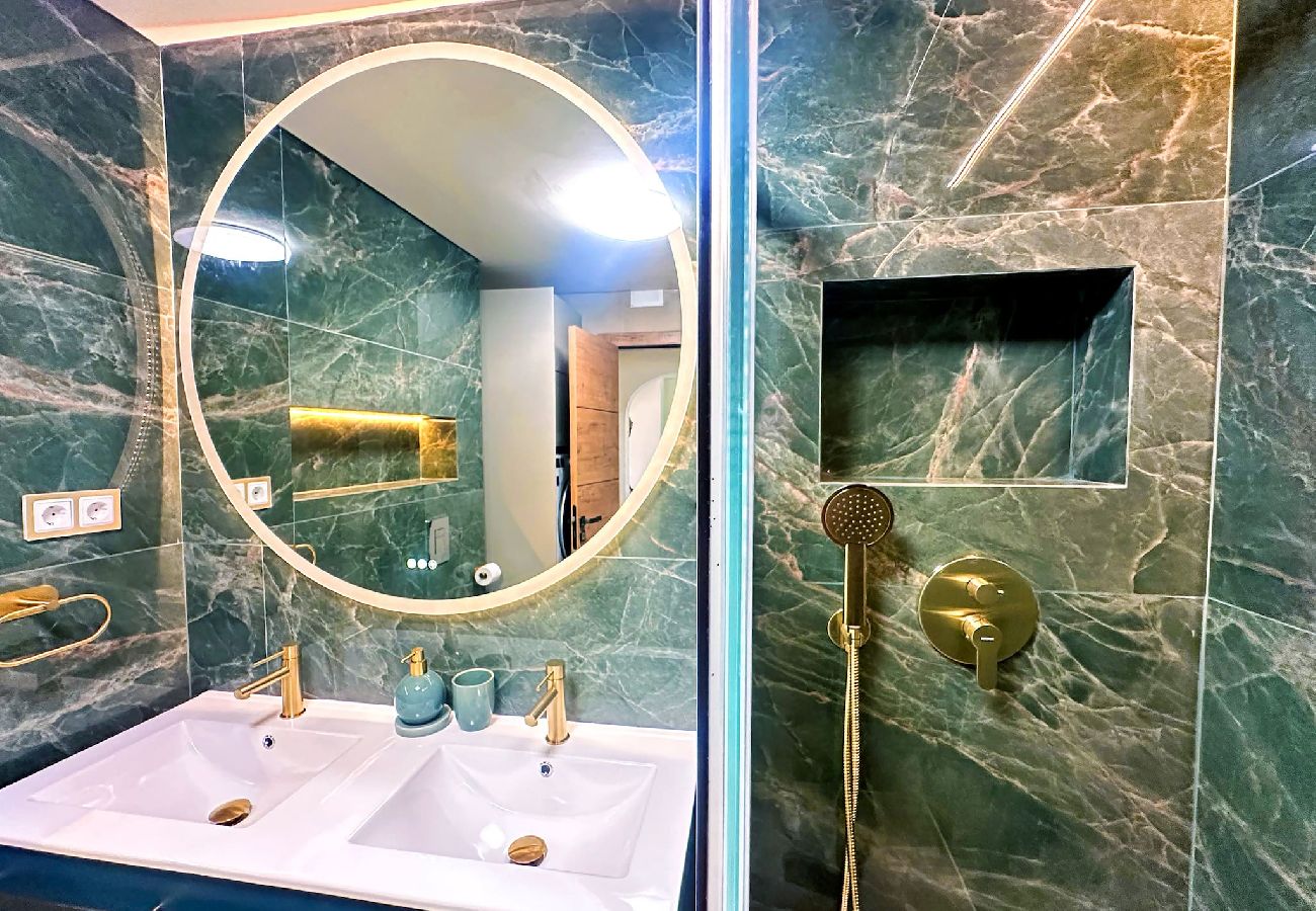 Apartamento em Albufeira - Oura Modern Poolside Condo by BeCherish