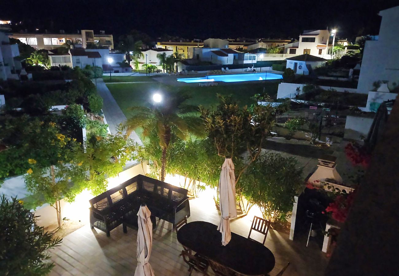 Casa geminada em Albufeira - House w/ Pool - 5min Walk to Alemães Beach by BeCherish