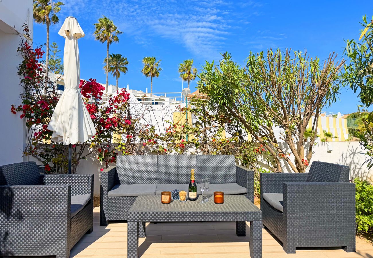 Casa geminada em Albufeira - House w/ Pool - 5min Walk to Alemães Beach by BeCherish