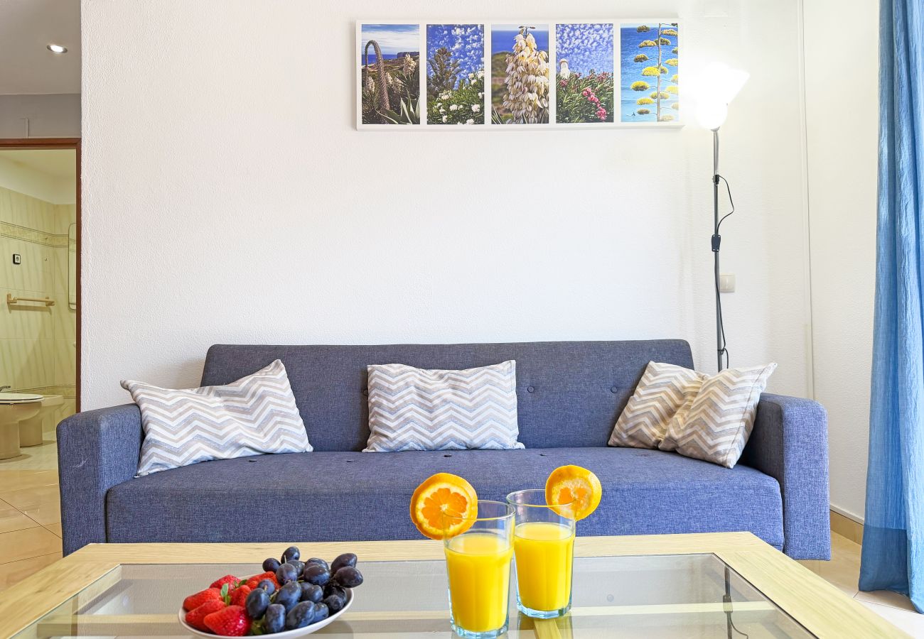 Apartamento em Porches - Palmtree Ocean View Condo By BeCherish