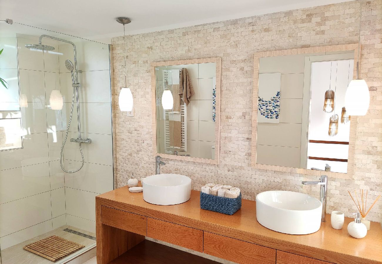 Apartment in Albufeira - Charming Algarve Townhouse w/Terraces, Pool &Views