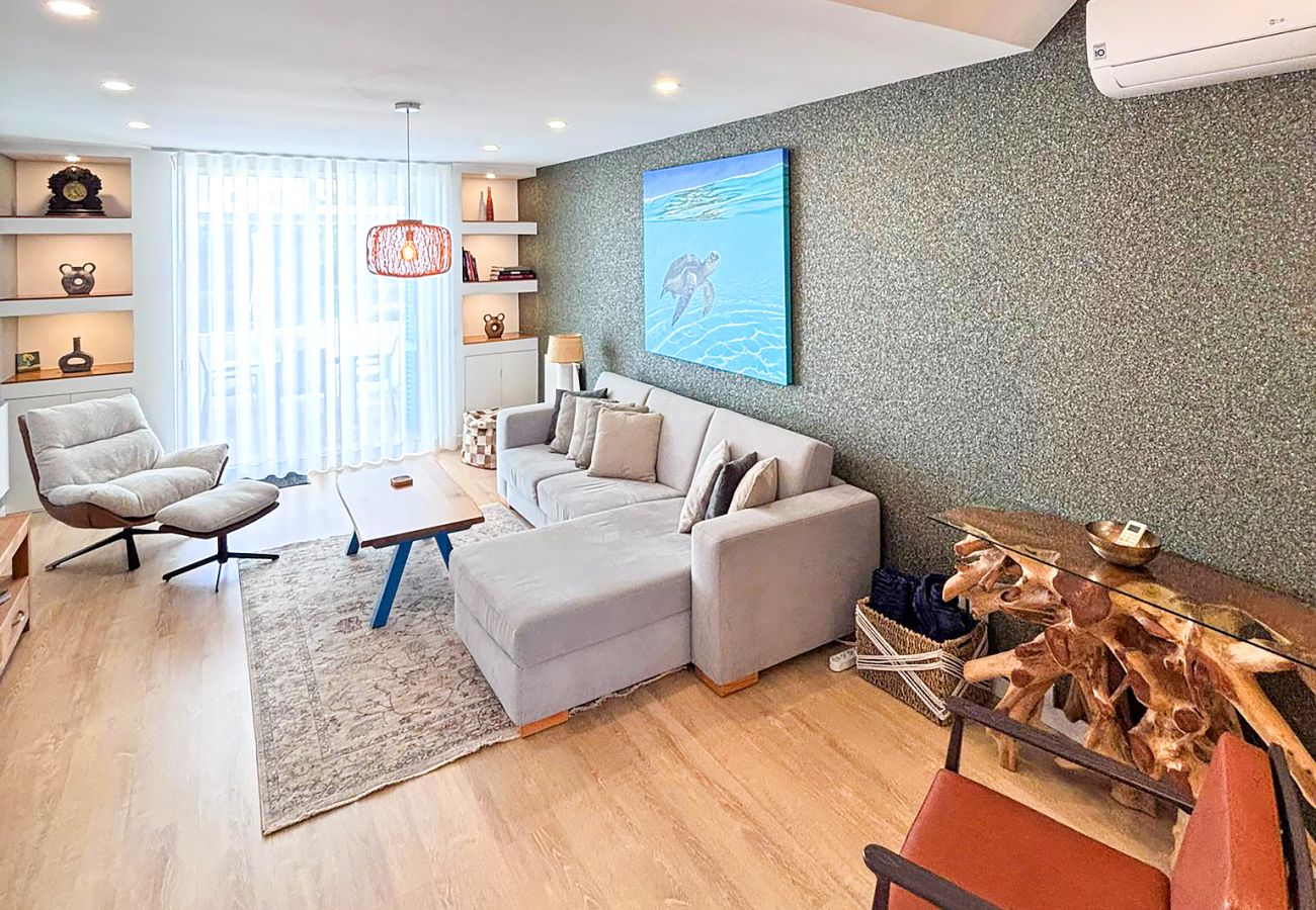 Apartment in Albufeira - Charming Algarve Townhouse w/Terraces, Pool &Views