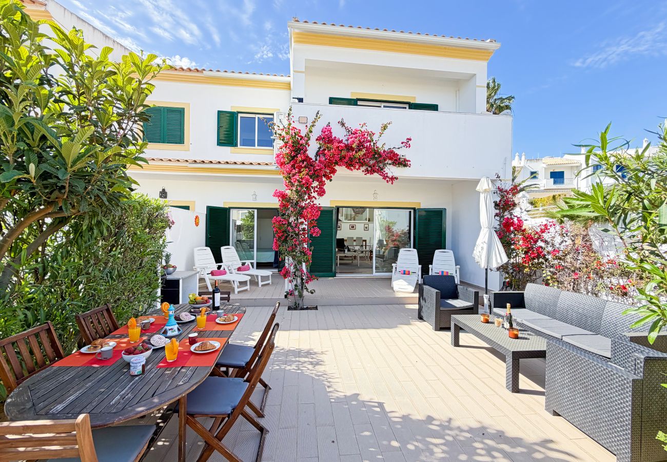 Terraced House in Albufeira - House w/ Pool - 5min Walk to Alemães Beach by BeCherish