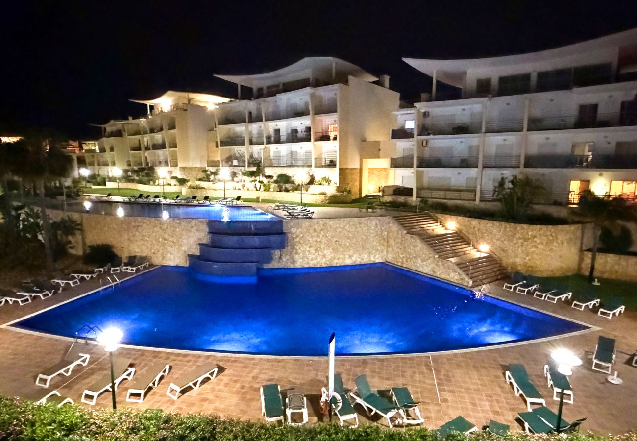 Apartment in Albufeira - OceanView Paradise with Pool and Tennis Court