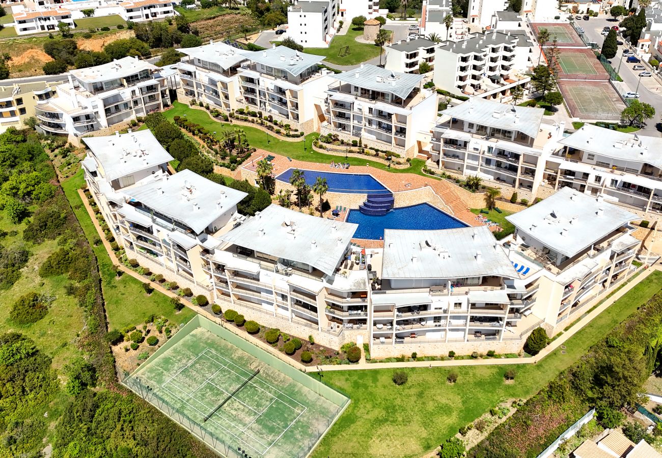 Apartment in Albufeira - OceanView Paradise with Pool and Tennis Court
